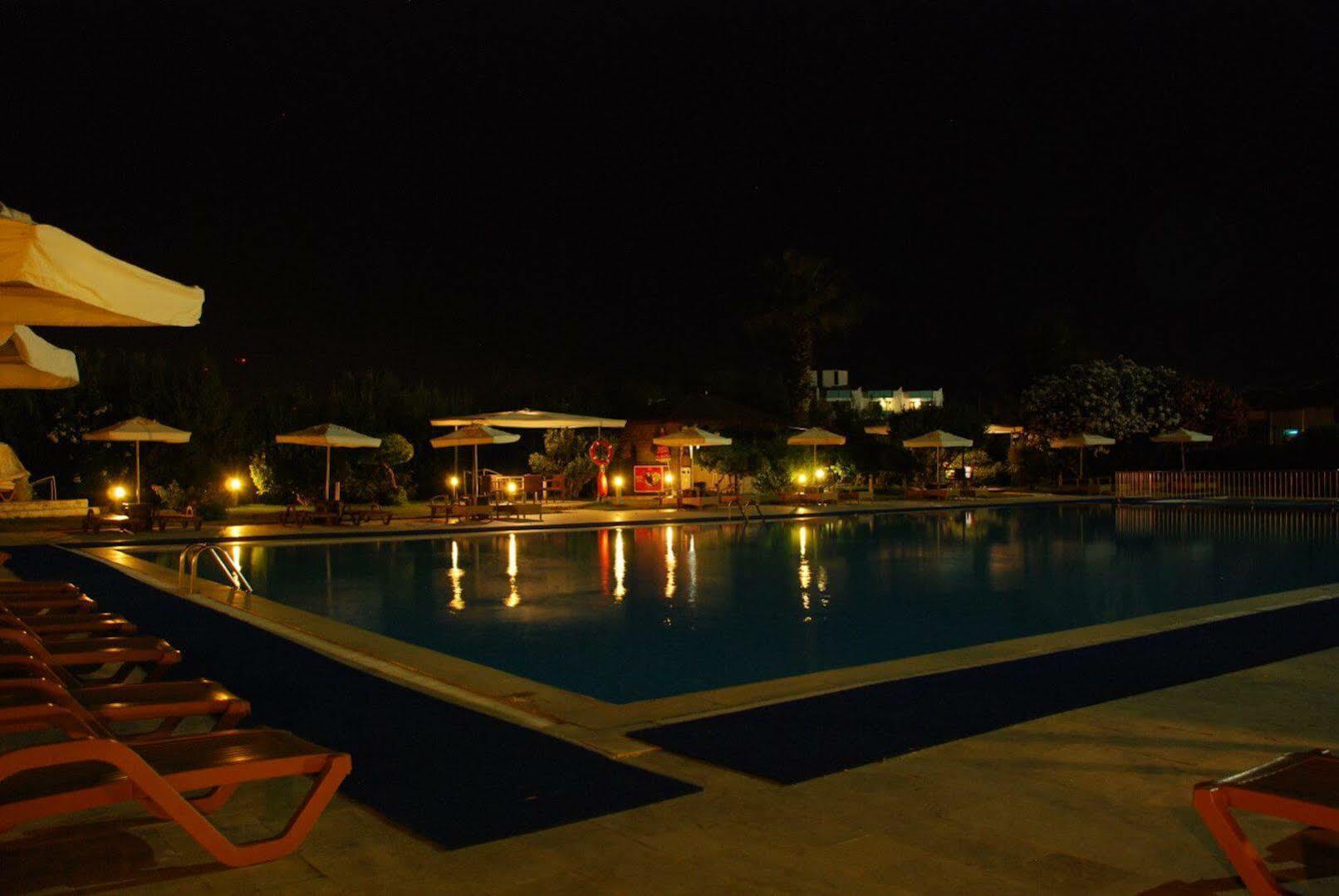 Babaylon Hotel เซสเม ภายนอก รูปภาพ